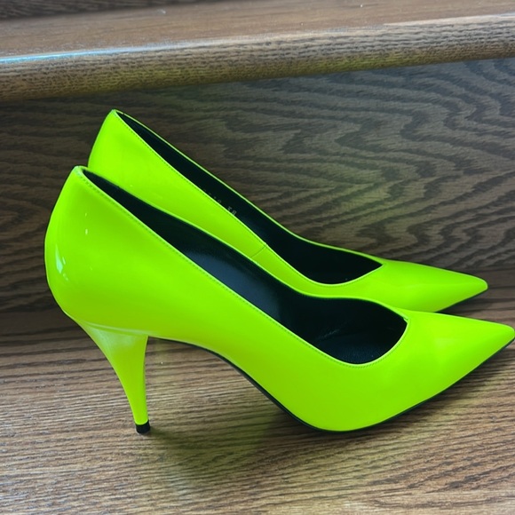 Saint Laurent Kiki neon yellow pumps - Picture 6 of 8